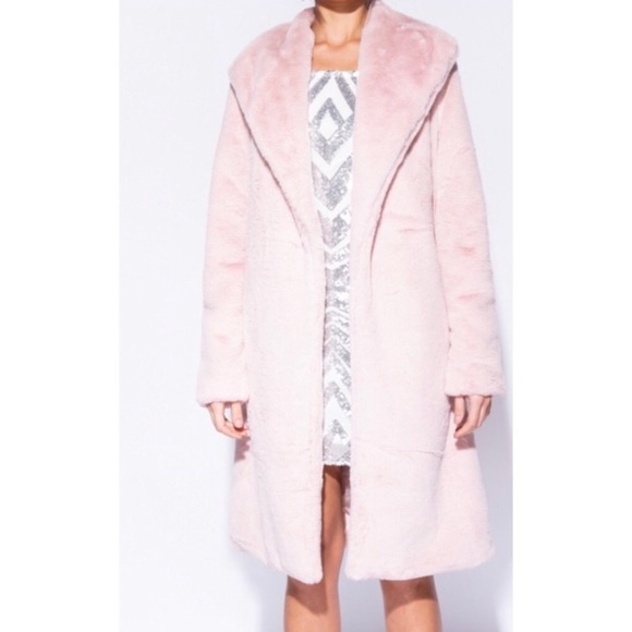 🎉HP✨LAST 1✨SALE✨NEW 5⭐️BLUSH LUXURY FAUX FUR COAT - Picture 2 of 7